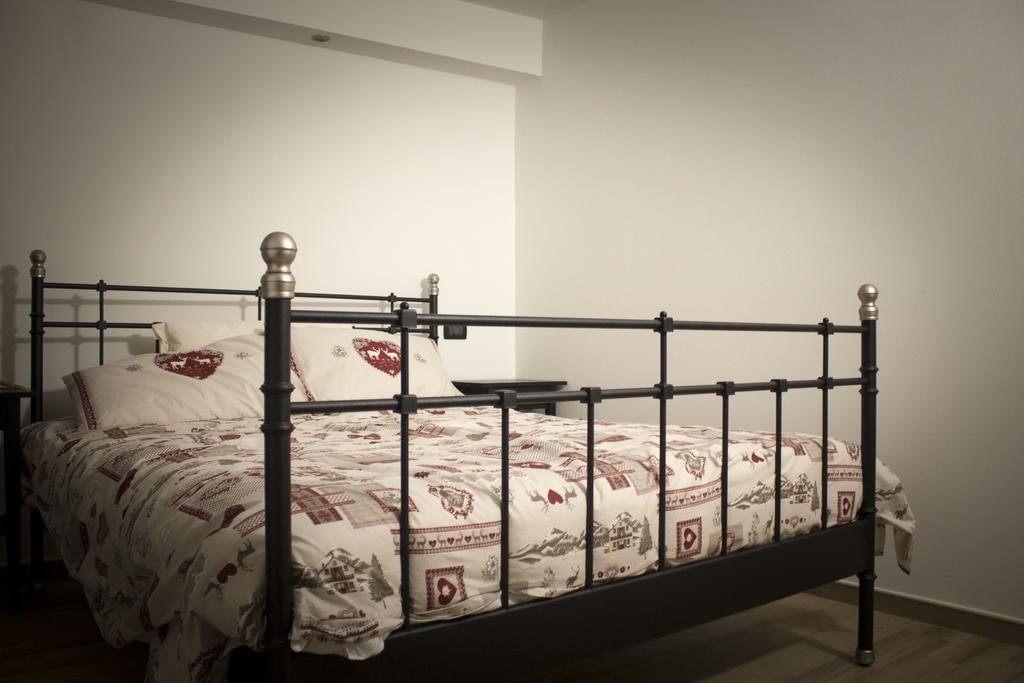La Casa Dei Gatti Bed & Breakfast Limone Piemonte Ruang foto